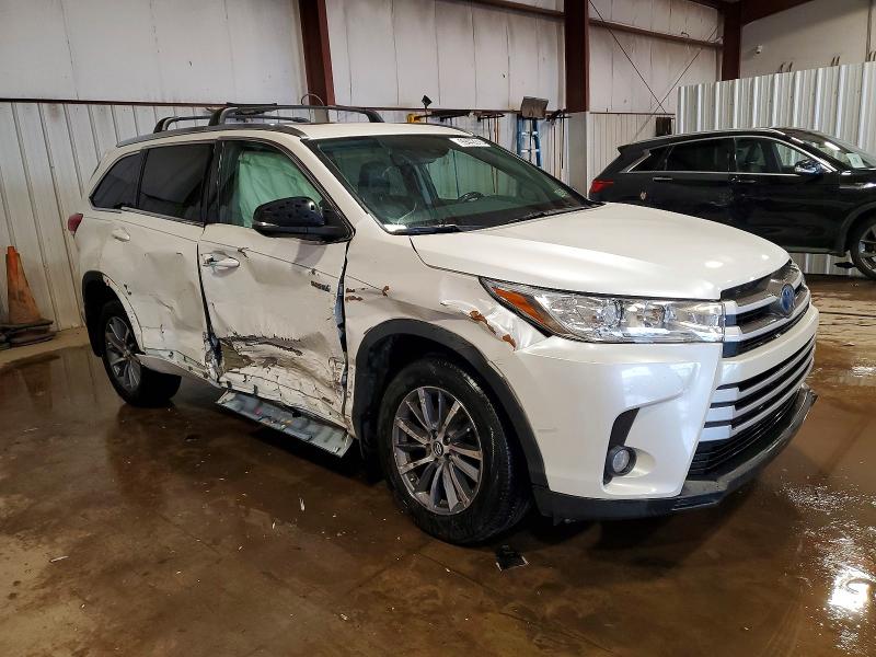 Photo 4 from auction – 2018 TOYOTA HIGHLANDER with VIN 5TDJGRFH3JS051363