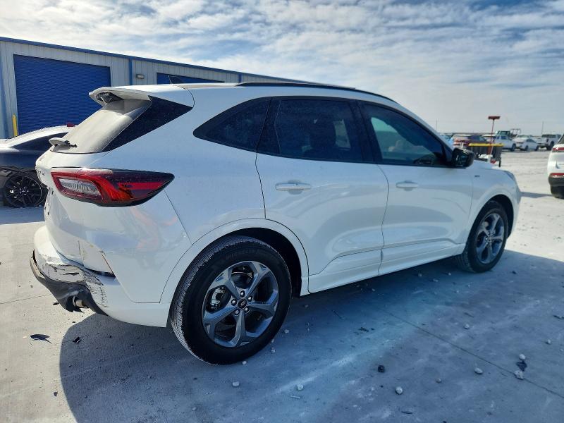 Photo 3 from auction – 2023 FORD ESCAPE with VIN 1FMCU0MN2PUB45336