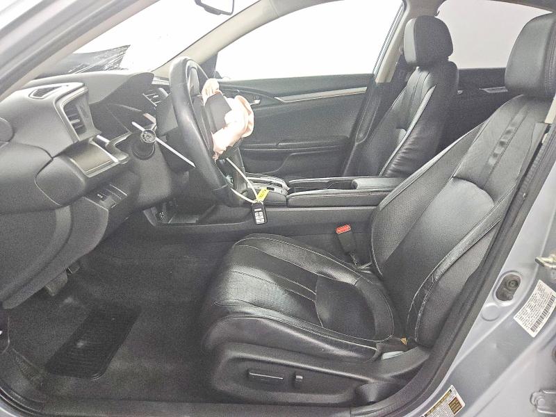 Photo 7 from auction – 2016 HONDA CIVIC with VIN 2HGFC1F77GH642475