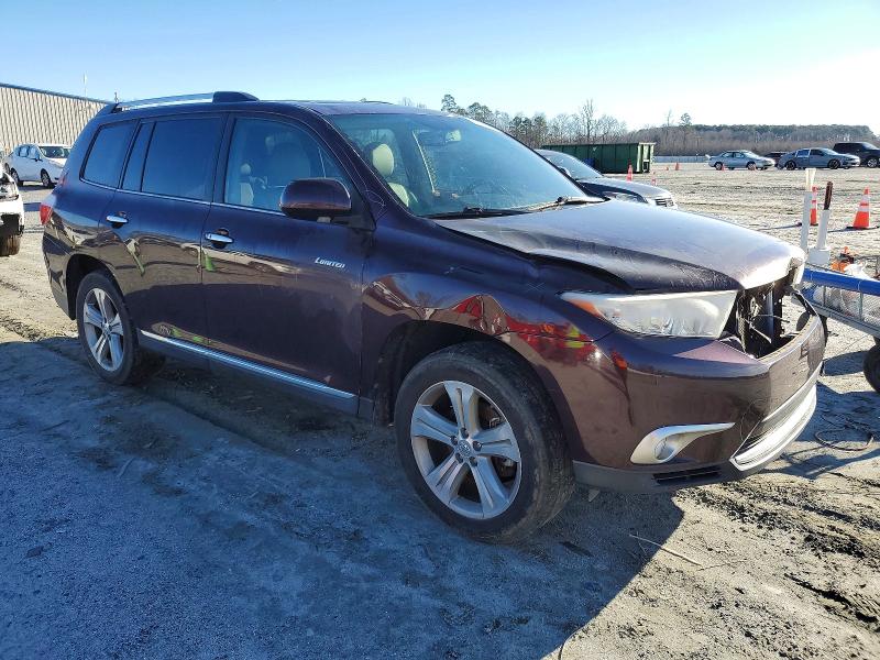 Photo 4 from auction – 2012 TOYOTA HIGHLANDER with VIN 5TDDK3EH7CS142956