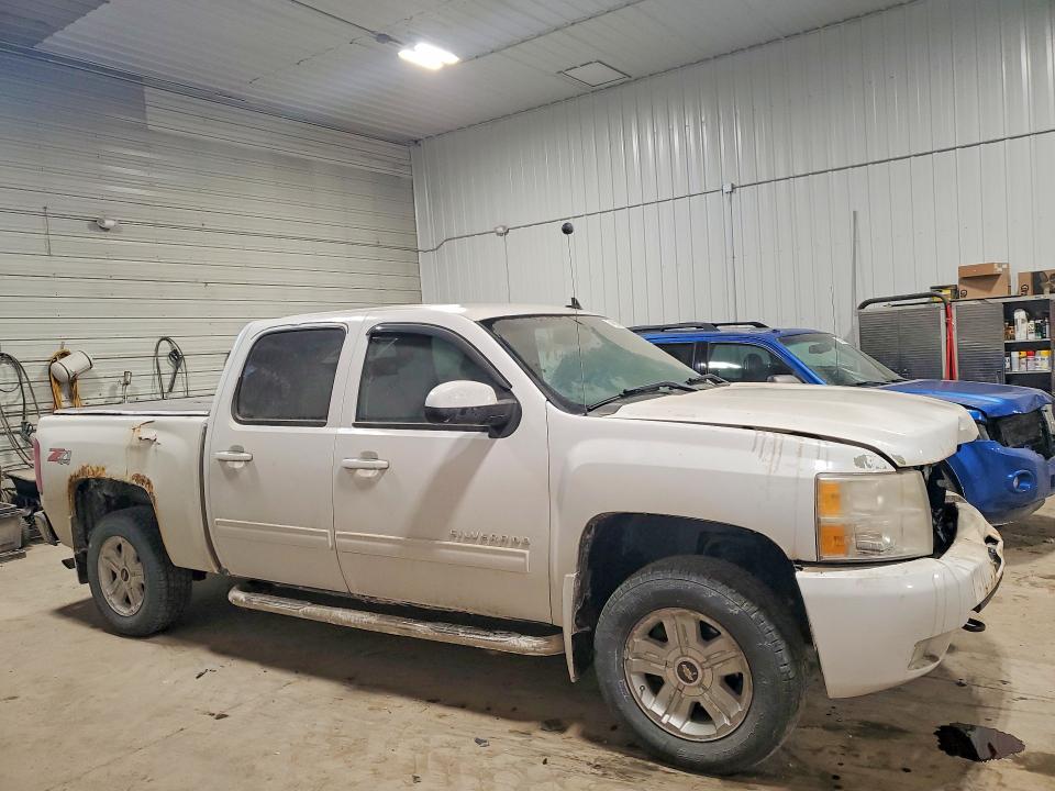 Photo 4 from auction – 2011 CHEVROLET SILVERADO with VIN 1GCPKTE38BF240328