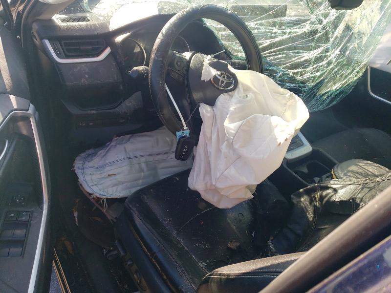 Foto 8 de la subasta – 2019 TOYOTA RAV4 con VIN 2T3W1RFV5KC024244