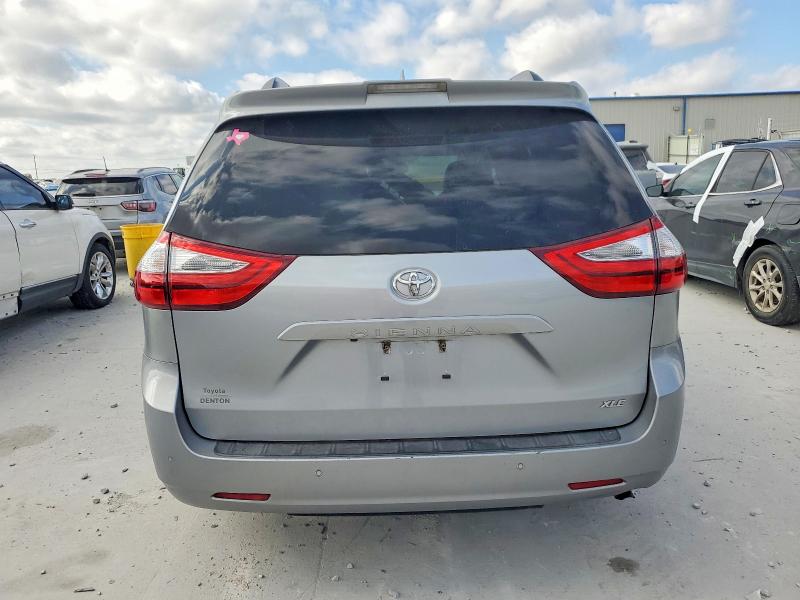 Photo 6 from auction – 2018 TOYOTA SIENNA XLE with VIN 5TDYZ3DC7JS901976