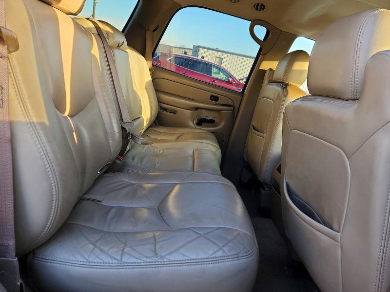 Photo 10 from auction – 2004 GMC YUKON with VIN 1GKEC13V94R126907