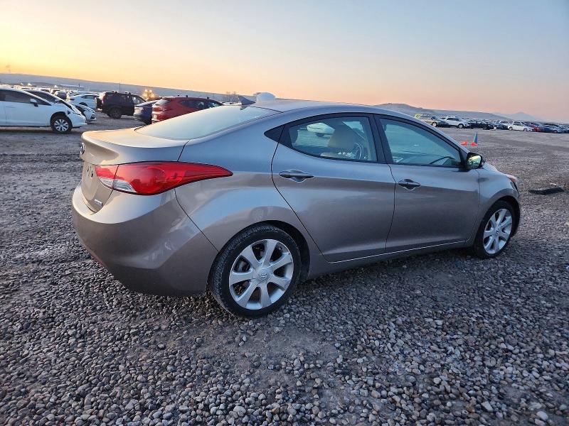 Photo 3 from auction – 2012 HYUNDAI ELANTRA GL with VIN 5NPDH4AE9CH138431