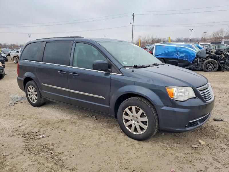 Photo 4 from auction – 2014 CHRYSLER TOWN & COU with VIN 2C4RC1BG7ER435674