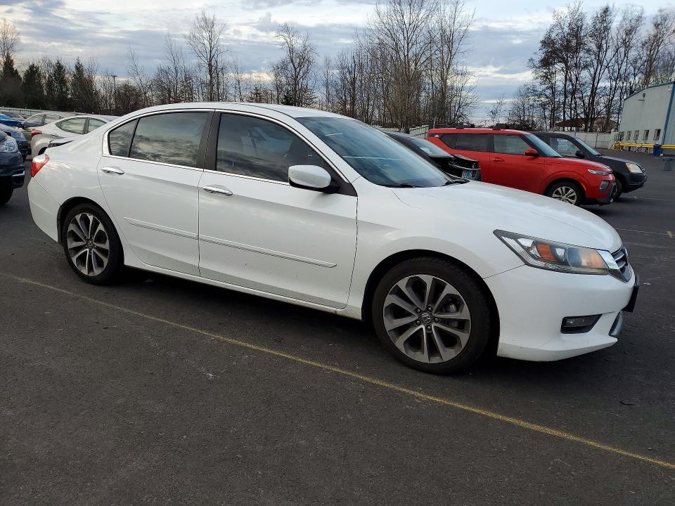Photo 4 from auction – 2014 HONDA ACCORD with VIN 1HGCR2F55EA117948