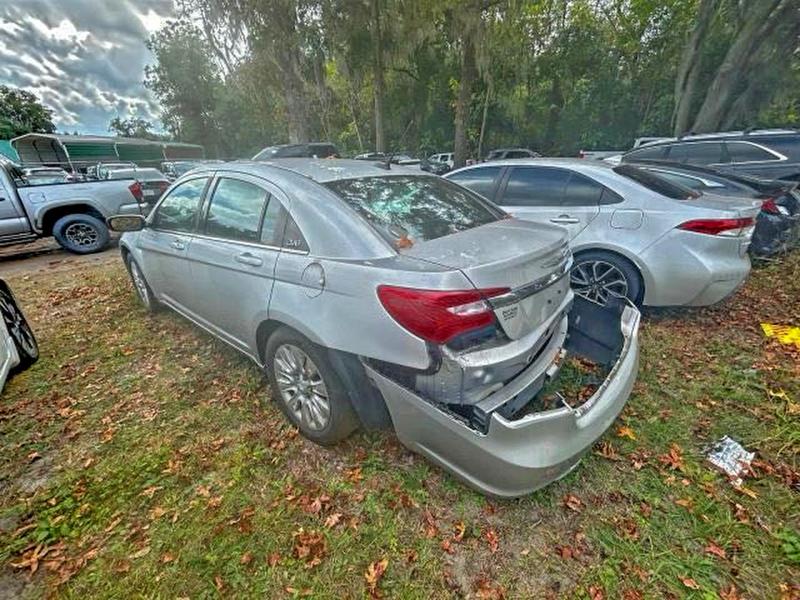 Photo 3 from auction – 2011 CHRYSLER 200 LX with VIN 1C3BC4FB1BN522078