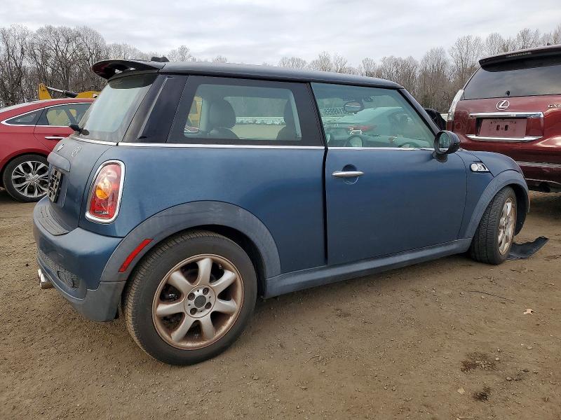 Photo 3 from auction – 2010 MINI COOPER S with VIN WMWMF7C57ATZ72935