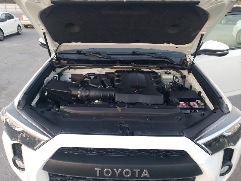 Photo 12 from auction – 2019 TOYOTA 4RUNNER with VIN JTEBU5JR2K5724412