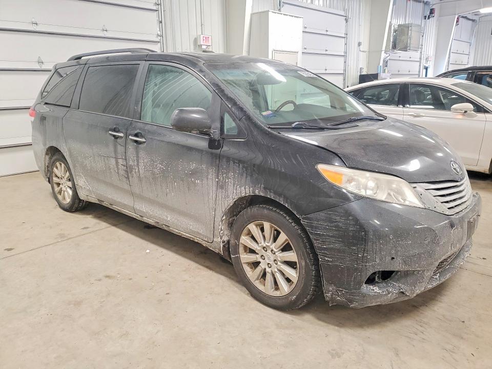 Photo 4 from auction – 2012 TOYOTA SIENNA XLE with VIN 5TDDK3DCXCS041013