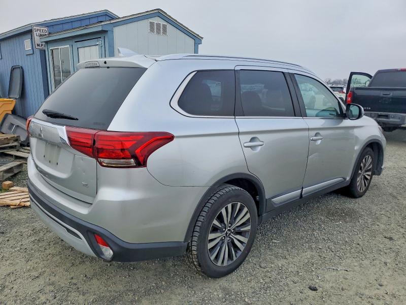 Photo 3 from auction – 2020 MITSUBISHI OUTLANDER with VIN JA4AZ3A37LZ035679