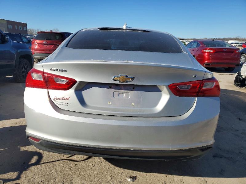 Photo 6 from auction – 2017 CHEVROLET MALIBU with VIN 1G1ZE5ST5HF261378