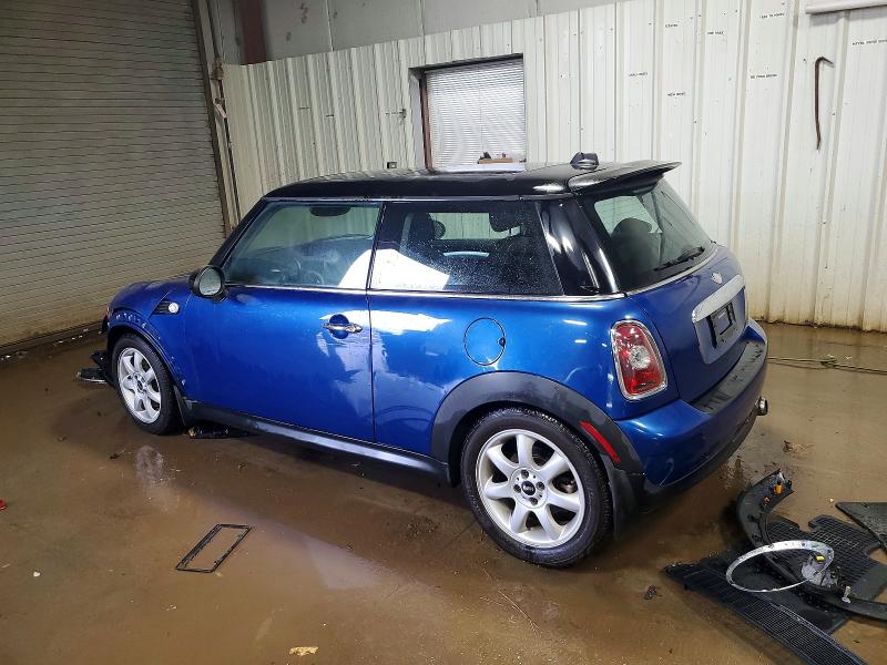 Photo 2 from auction – 2009 MINI COOPER with VIN WMWMF335X9TU70277