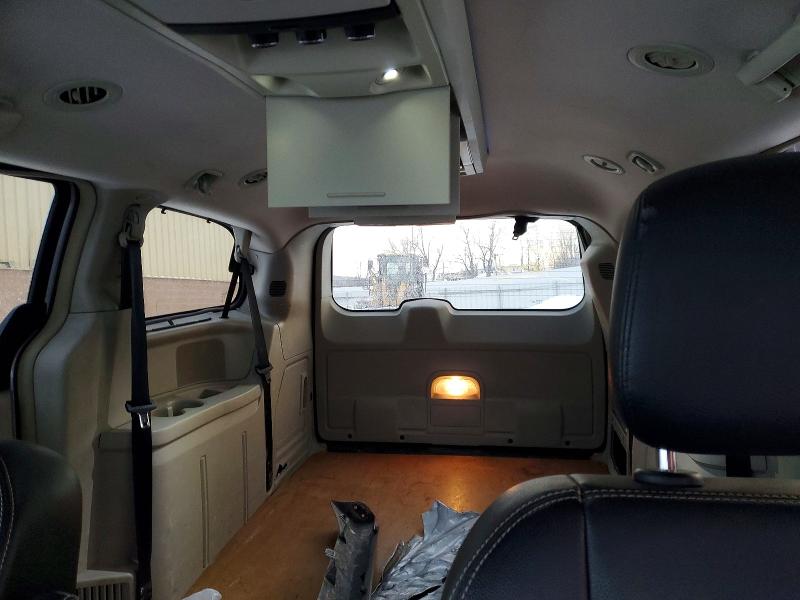 Photo 10 from auction – 2015 CHRYSLER TOWN & COU with VIN 2C4RC1BG0FR505100