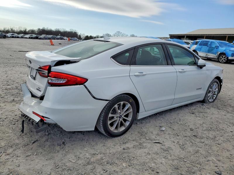 Photo 3 from auction – 2019 FORD FUSION with VIN 3FA6P0LU7KR274728