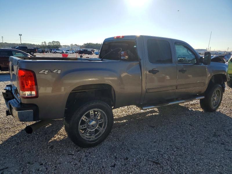 Photo 3 from auction – 2013 GMC SIERRA K25 with VIN 1GT120C86DF149032