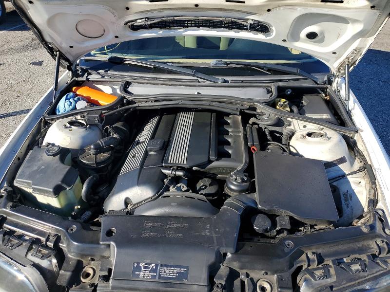 Photo 11 from auction – 2004 BMW 325 I with VIN WBAEV334X4KW15962