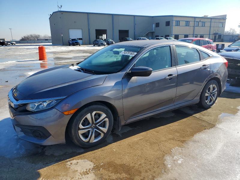HONDA CIVIC 2016 with VIN 19XFC2F54GE030054 - Photo from auction
