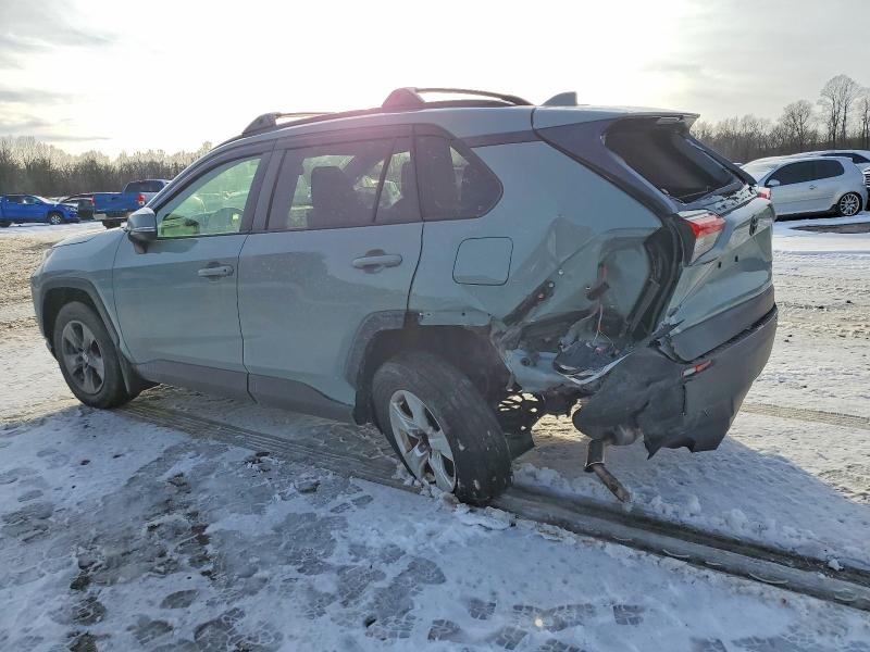 Photo 2 from auction – 2020 TOYOTA RAV4 XLE with VIN JTMP1RFV4LD066860