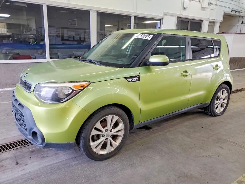 KIA SOUL + 2015 with VIN KNDJP3A5XF7761971 - Photo from auction