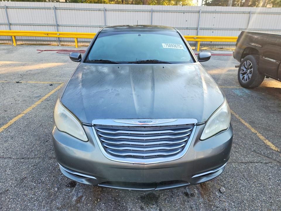 صورة رقم 5 من المزاد - 2012 CHRYSLER 200 LX مع VIN 1C3CCBAB4CN318408
