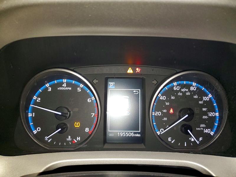 Photo 9 from auction – 2017 TOYOTA RAV4 XLE with VIN 2T3RFREV0HW651019