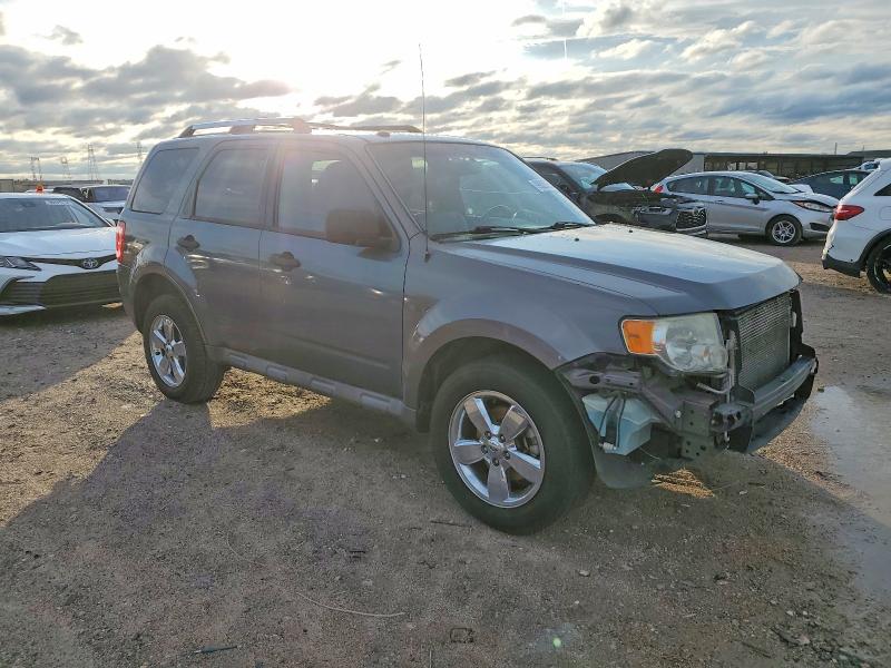 Photo 4 from auction – 2011 FORD ESCAPE LIM with VIN 1FMCU0EG6BKB59681