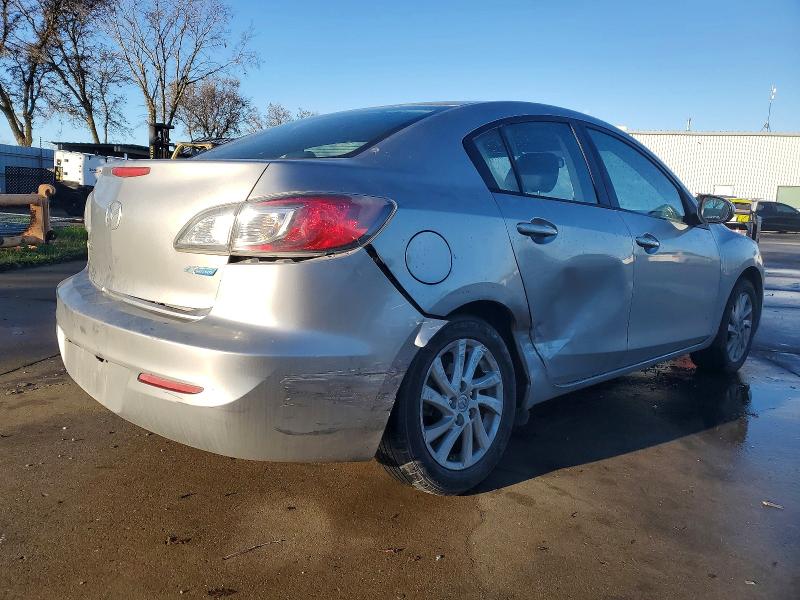 Photo 3 from auction – 2012 MAZDA 3 I with VIN JM1BL1V87C1610125