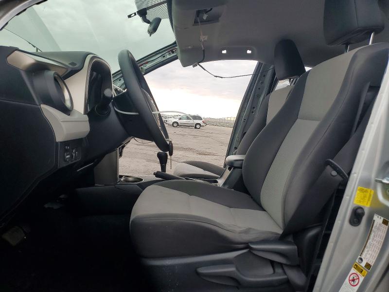 Photo 7 from auction – 2013 TOYOTA RAV4 LE with VIN JTMZFREV2DD020523