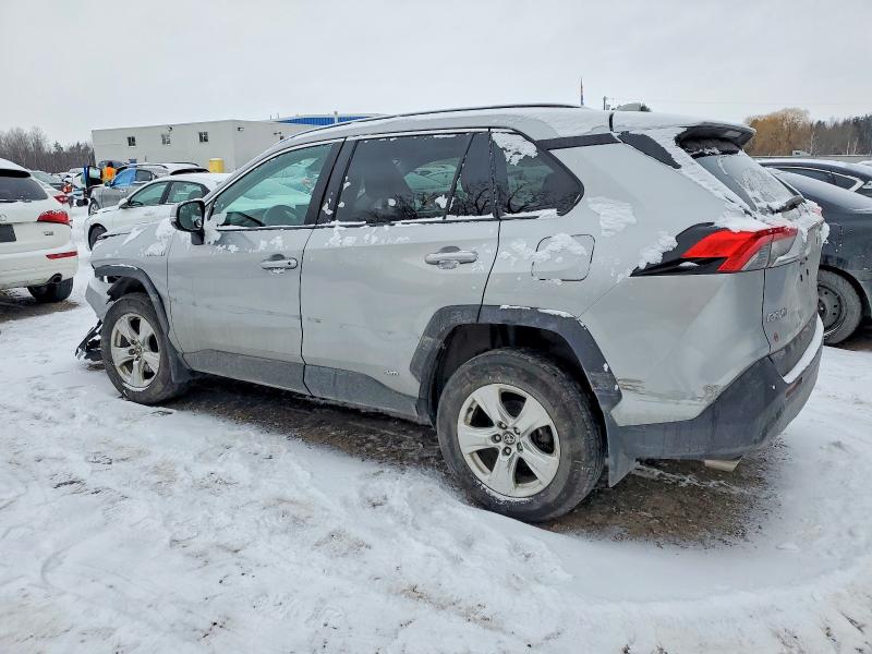 Photo 2 from auction – 2021 TOYOTA RAV4 XLE with VIN 2T3RWRFV9MW124153