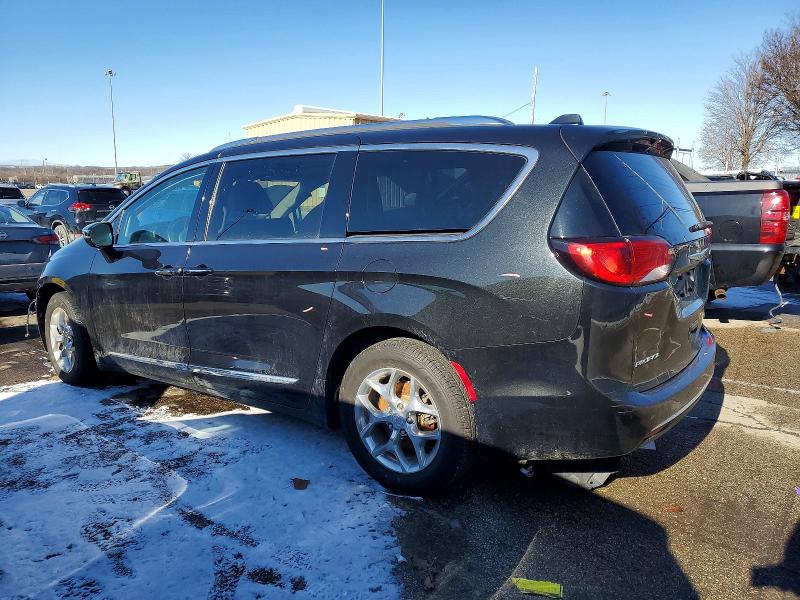 Photo 2 from auction – 2018 CHRYSLER PACIFICA L with VIN 2C4RC1GG7JR195237
