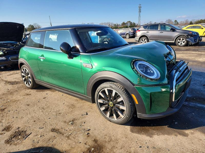 Photo 4 from auction – 2024 MINI COOPER SE with VIN WMW13DJ08R2V85412