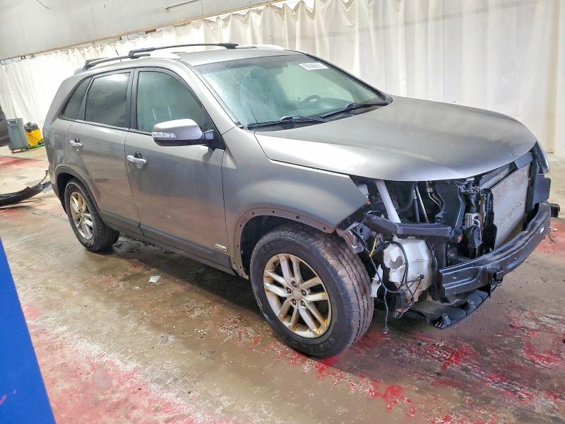 Photo 4 from auction – 2015 KIA SORENTO LX with VIN 5XYKTCA61FG559130