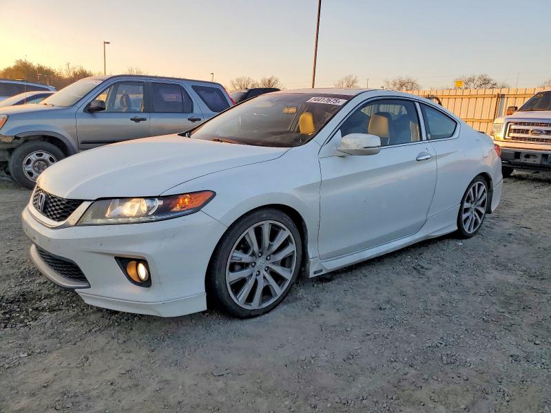 HONDA ACCORD EXL 2014 with VIN 1HGCT2B84EA001772 - Photo from auction