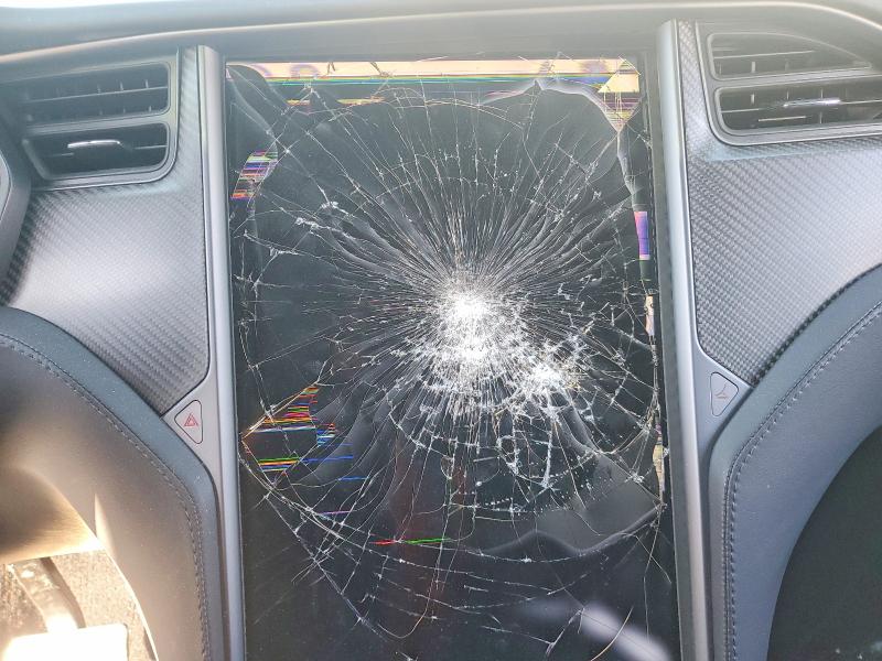 Photo 9 from auction – 2019 TESLA MODEL X with VIN 5YJXCDE22KF150820