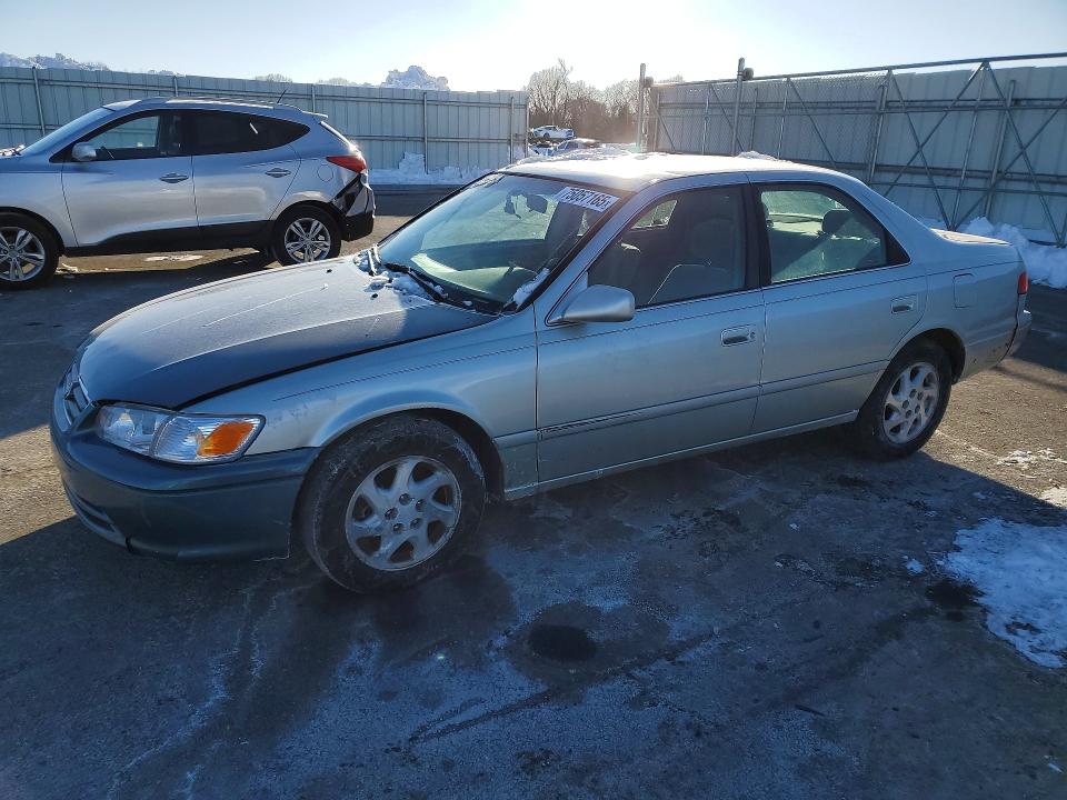 TOYOTA CAMRY 2000 with VIN JT2BG22K8Y0443595 - Photo from auction