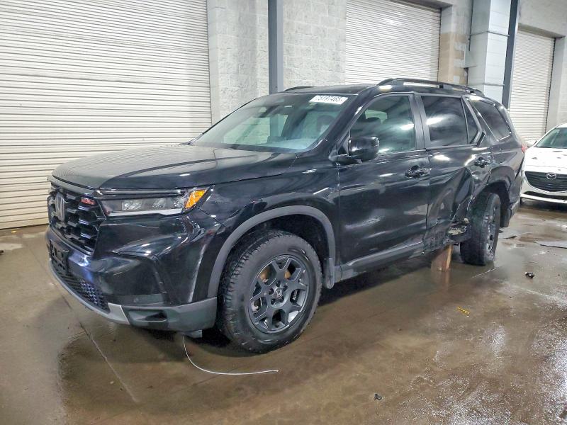 HONDA PILOT TRAI 2025 with VIN 5FNYG1H63SB089905 - Photo from auction