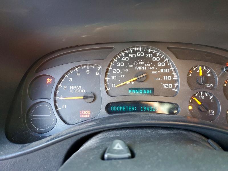 Photo 9 from auction – 2005 CHEVROLET SILVERADO with VIN 2GCEC19T951185435