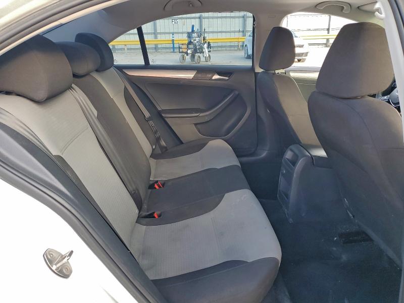 Photo 10 from auction – 2017 VOLKSWAGEN JETTA S with VIN 3VW2B7AJ1HM375792