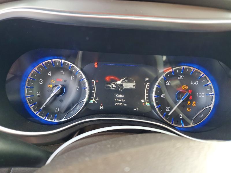 Photo 9 from auction – 2017 CHRYSLER PACIFICA T with VIN 2C4RC1EGXHR650515