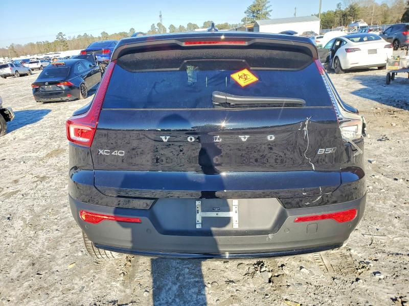 Снимка 6 от търг – 2023 VOLVO XC40 ULTIM с VIN YV4L12UXXP2062451