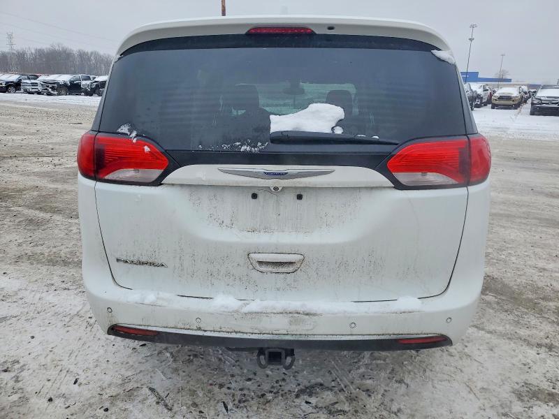 Photo 6 from auction – 2019 CHRYSLER PACIFICA with VIN 2C4RC1BG1JR154979