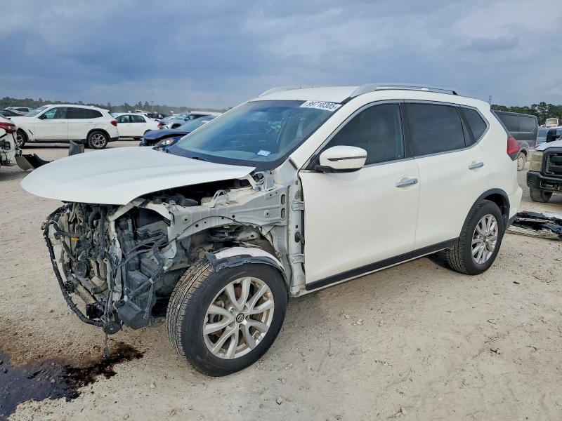NISSAN ROGUE 2017 with VIN JN8AT2MT0HW135262 - Photo from auction