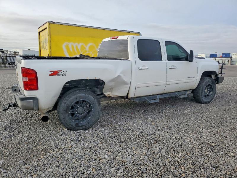 Photo 3 from auction – 2011 CHEVROLET SILVERADO with VIN 1GC4K1C88BF208923