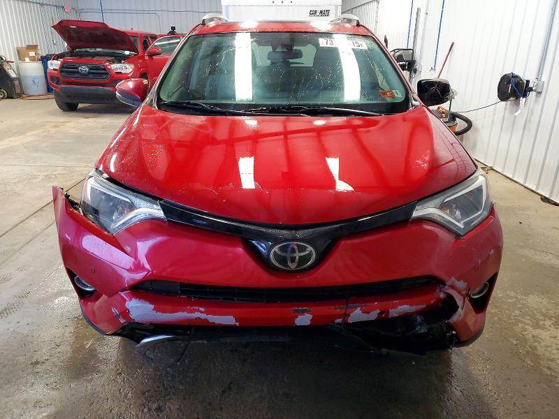 Photo 5 from auction – 2016 TOYOTA RAV4 XLE with VIN JTMRFREV0GJ083304