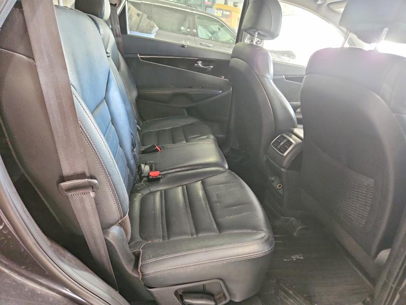 Photo 11 from auction – 2017 KIA SORENTO EX with VIN 5XYPHDA55HG312569