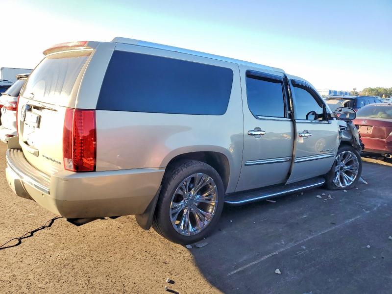 Photo 3 from auction – 2008 CADILLAC ESCALADE E with VIN 1GYFK668X8R135721