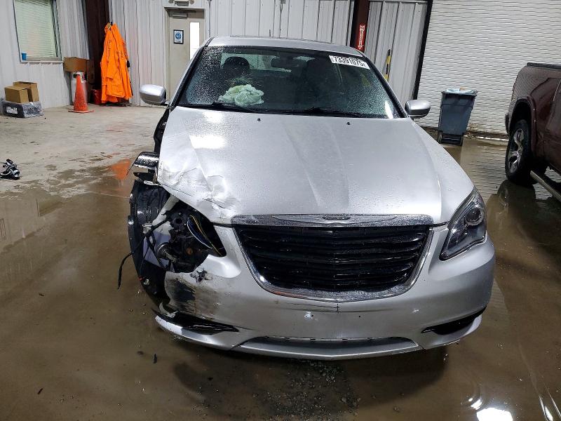 Photo 5 from auction – 2012 CHRYSLER 200 TOURIN with VIN 1C3CCBBGXCN283237