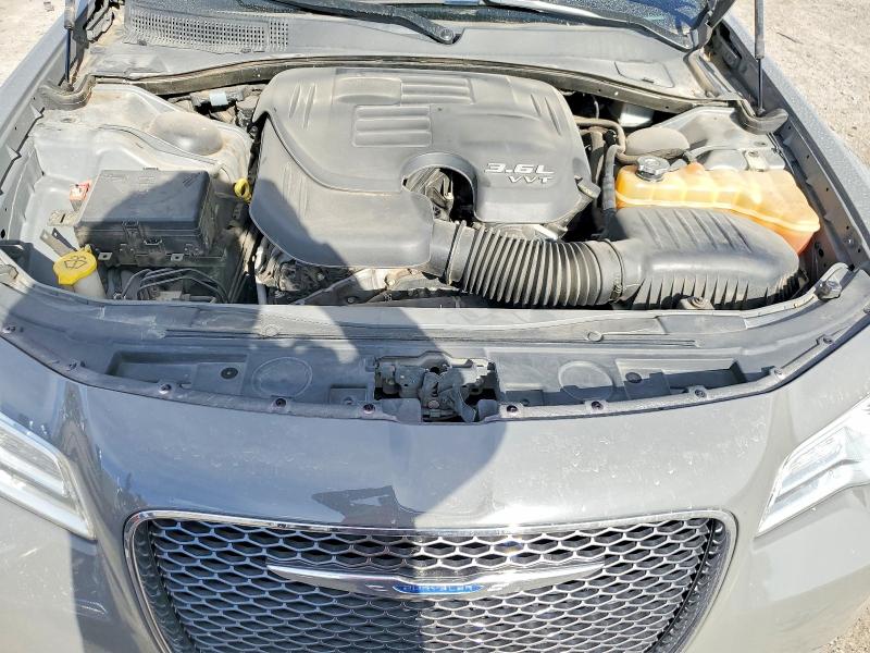 Photo 11 from auction – 2018 CHRYSLER 300 LIMITE with VIN 2C3CCAKG6JH165248